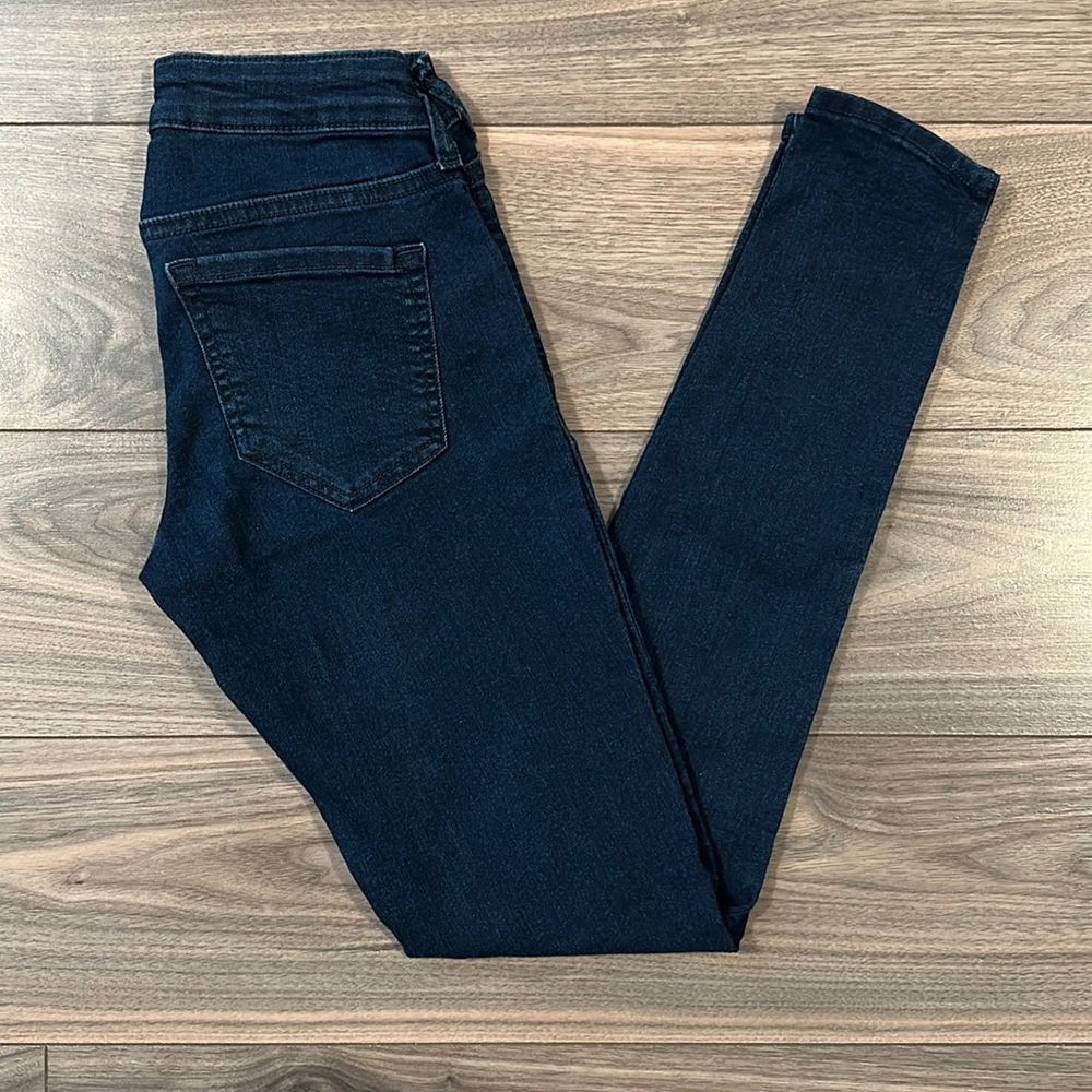Old Navy Women’s Rockstar Low Rise Stretchy Jeans - Size: 0